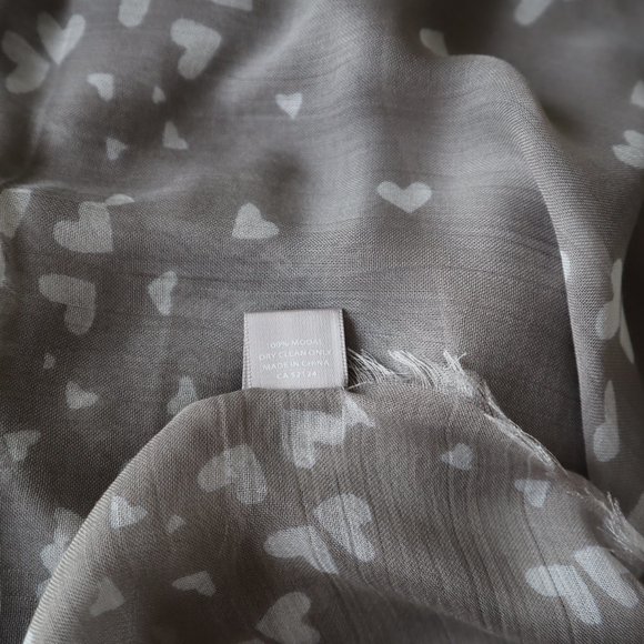 Tilo Modal Heart Wrap/Scarve - Picture 6 of 11